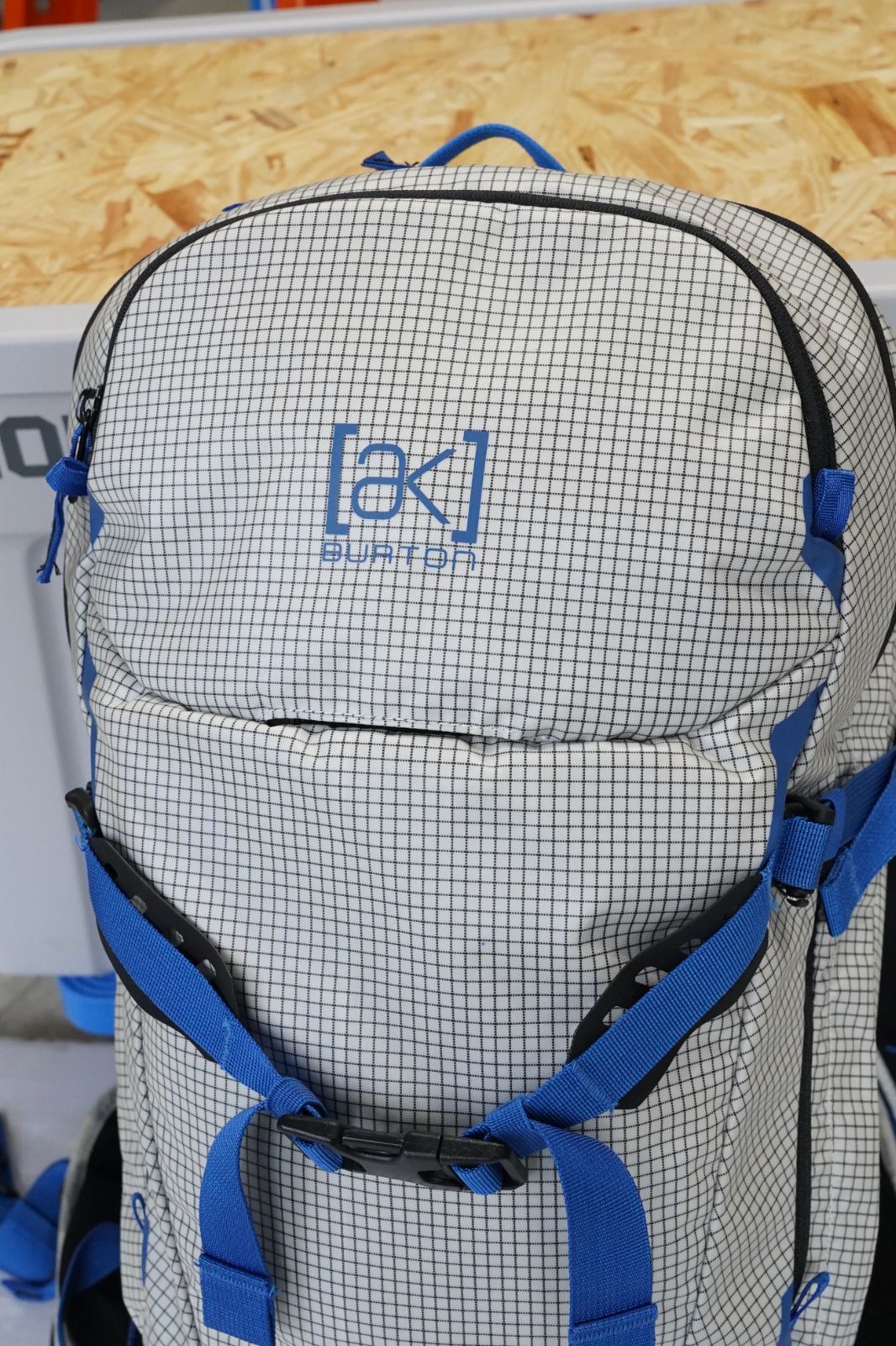 美品】Burton [ak]® Incline 20L Backpack（WHITE BLUE）S22JP-185181