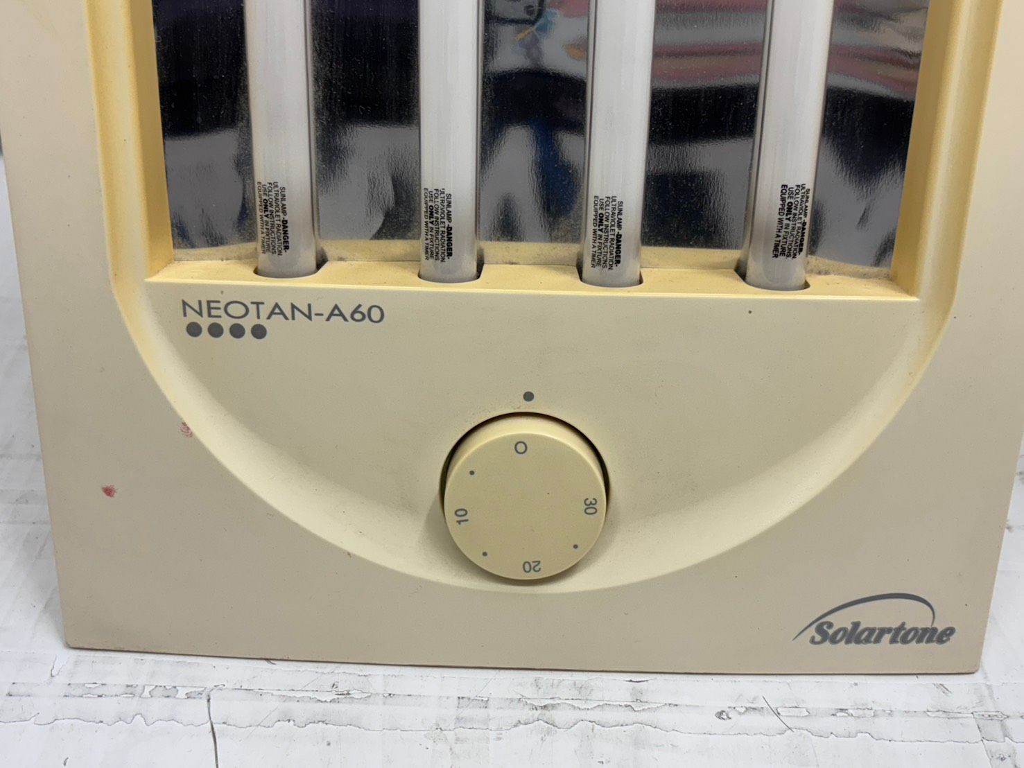 家庭用日焼けマシンNEOTAN-A60 家庭用日焼けマシン タンニングマシン