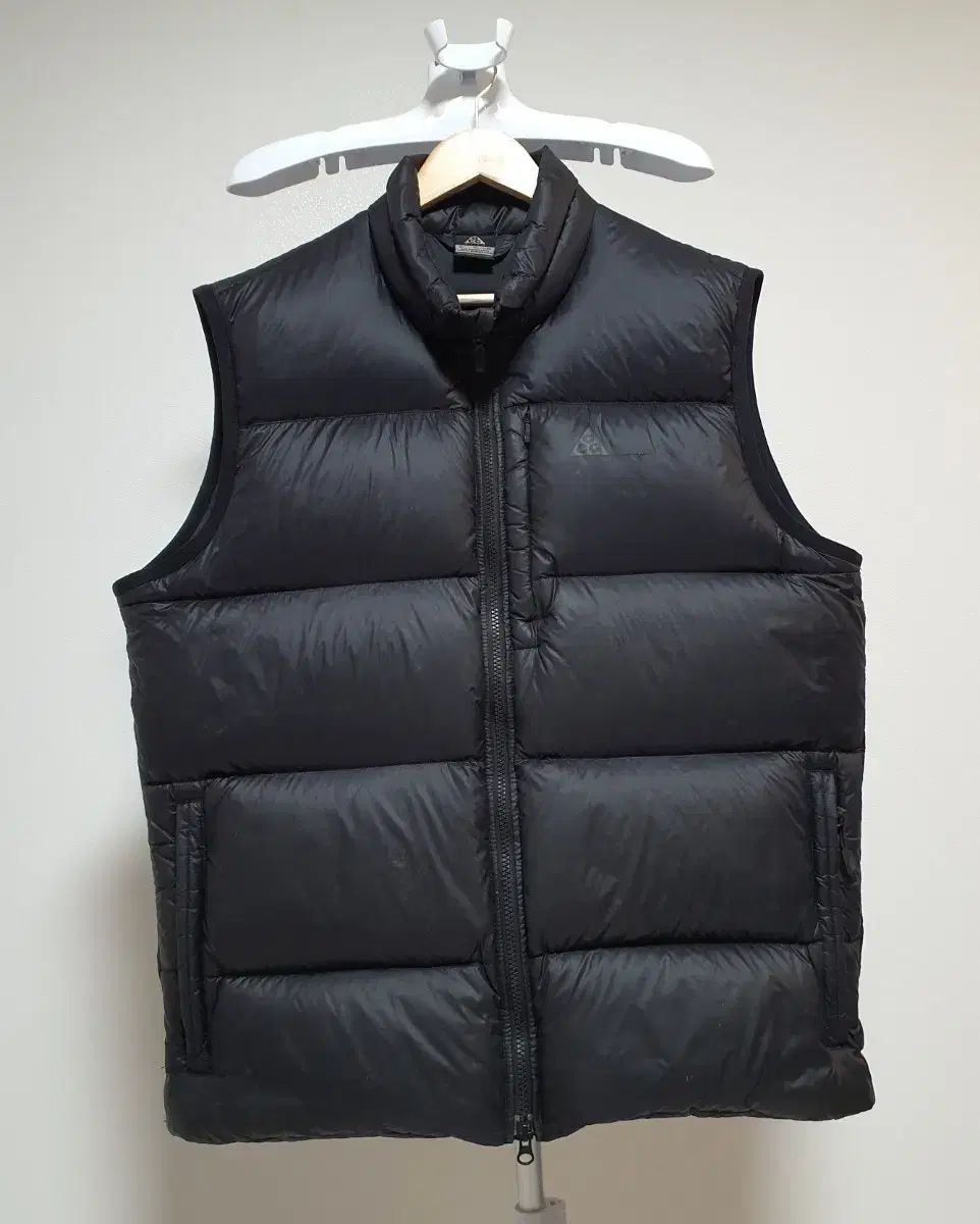 NIKE ACG ブラック ダウンベスト 105サイズ - メルカリ