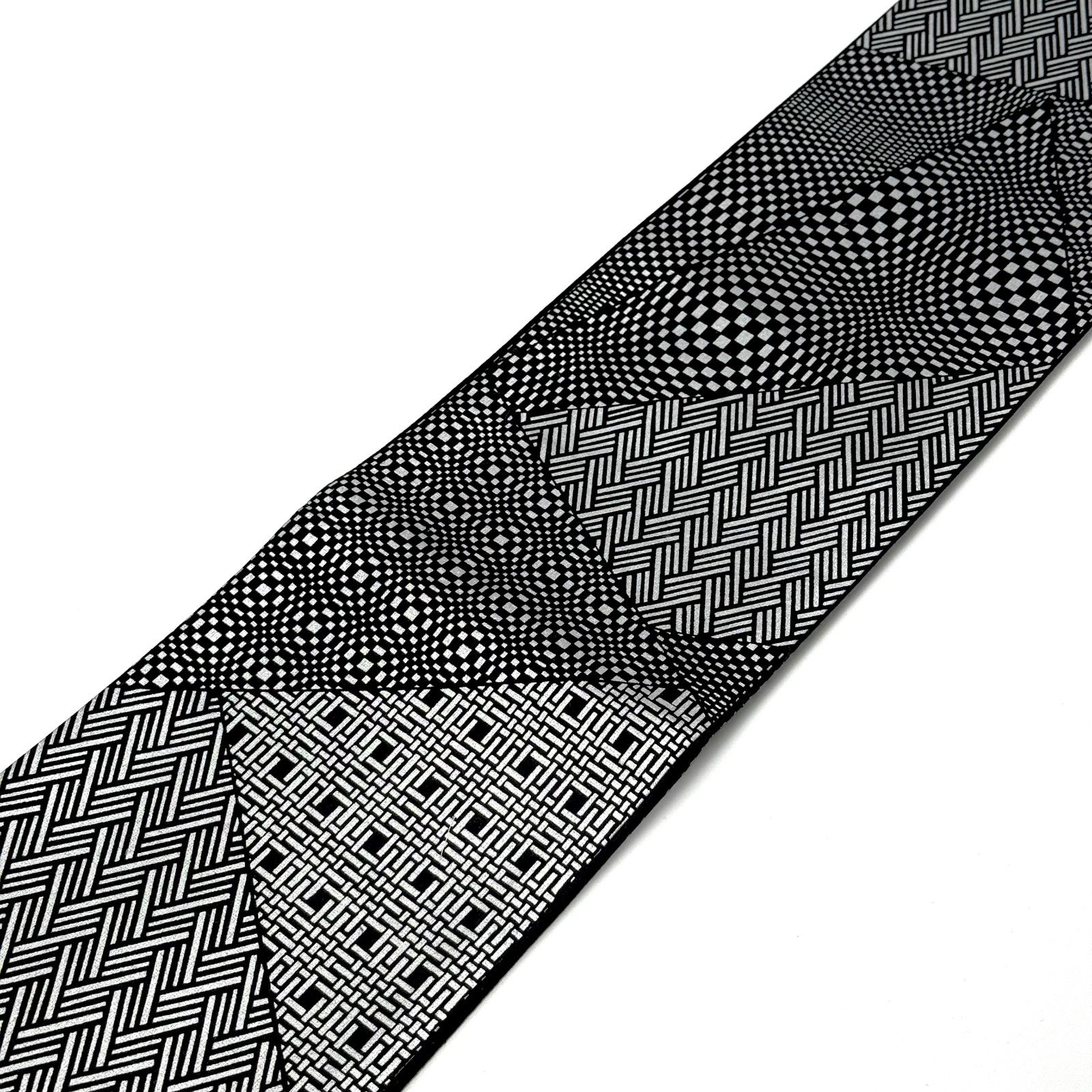 伊勢型紙　手染め　半幅帯　幾何学模様　形梅　石塚染工　「石塚久美子」　6550 伊勢型紙 手染め 半幅帯 幾何学模様 形梅 石塚染工 「石塚久美子