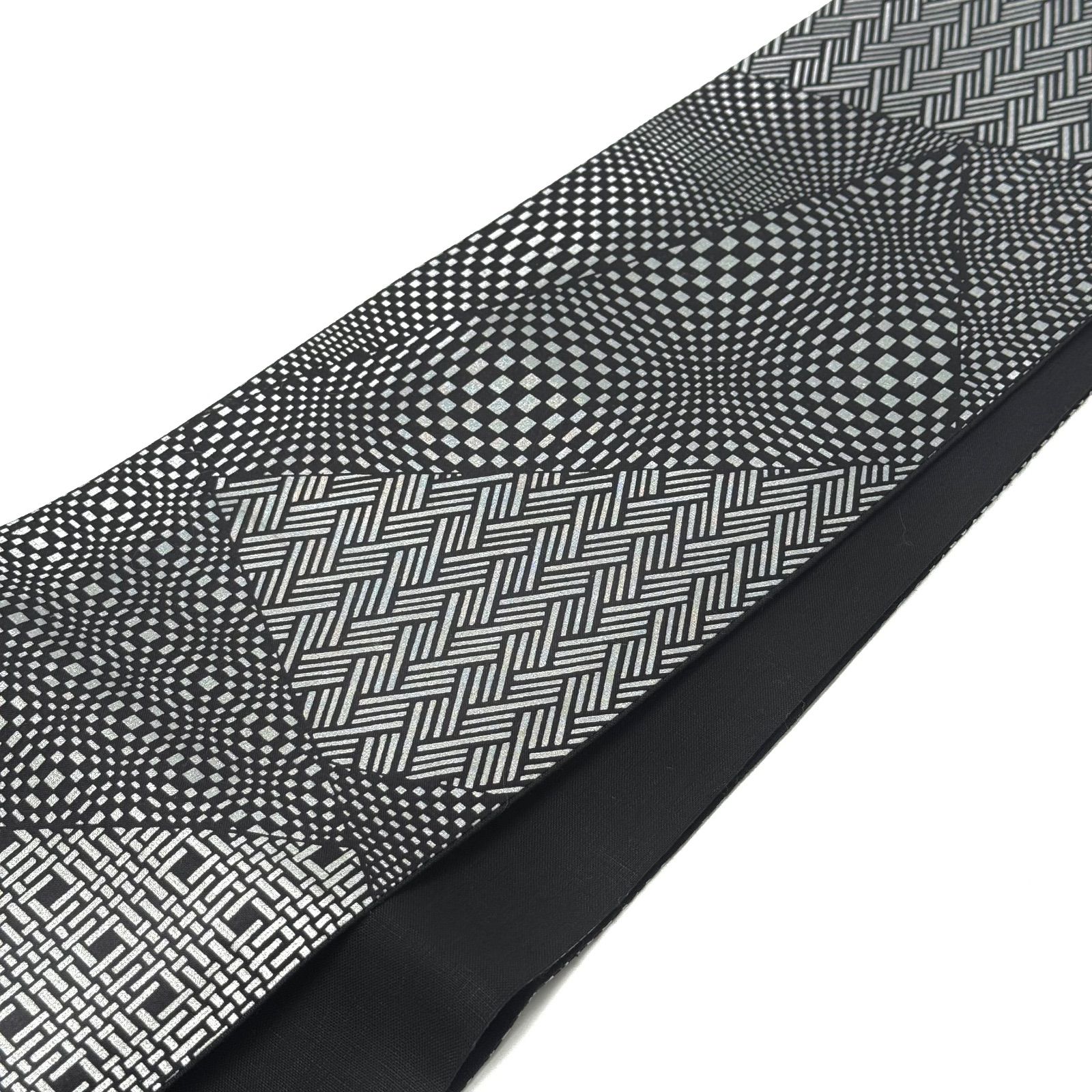 伊勢型紙　手染め　半幅帯　幾何学模様　形梅　石塚染工　「石塚久美子」　6550 伊勢型紙 手染め 半幅帯 幾何学模様 形梅 石塚染工 「石塚久美子