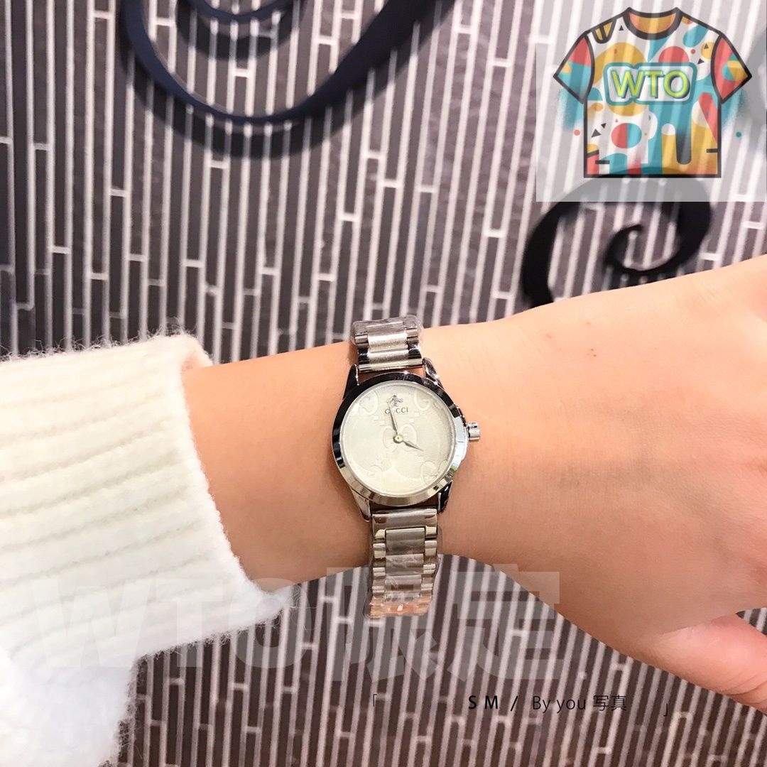 GUCCI グッチ レディース腕時計 28mm｜ホログラムデザイン×スチール