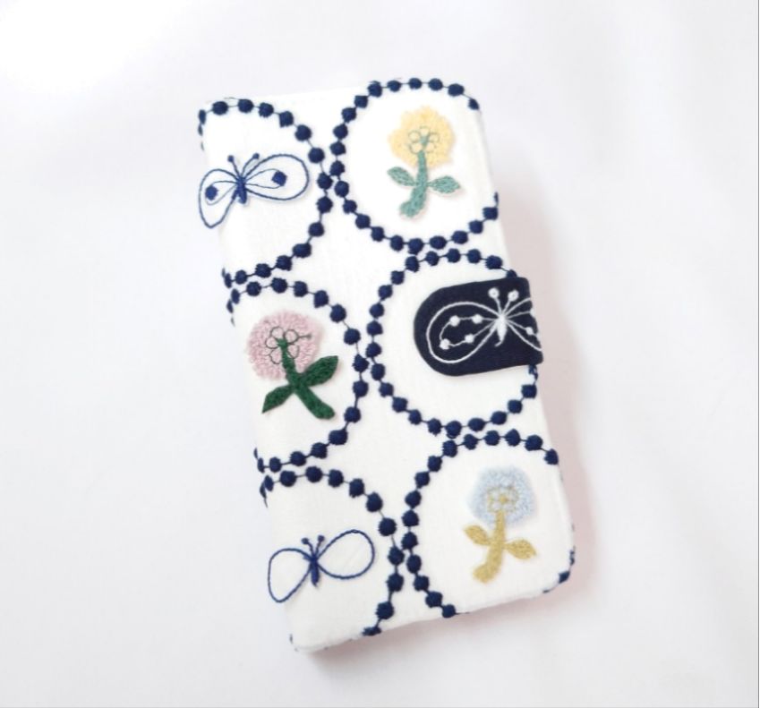 購入 【受注製作】ホワイト×ネイビー タンバリン ミナペルホネン 手帳