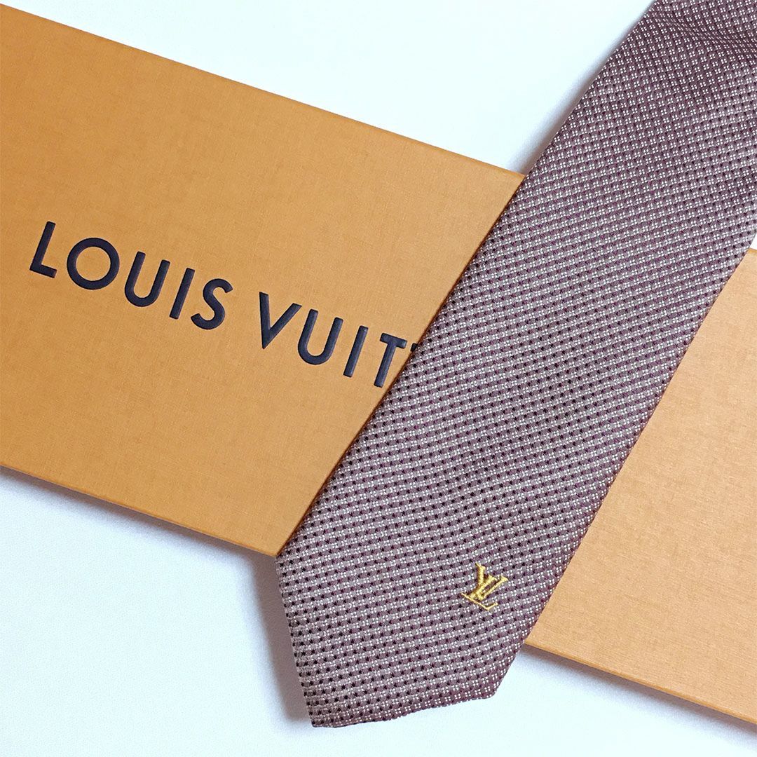 新品未使用　LOUIS VUITTON シルク100% ネクタイ　ベージュ 未使用級 ルイヴィトン Louis Vuitton ネクタイ シルク100% ベージュ系