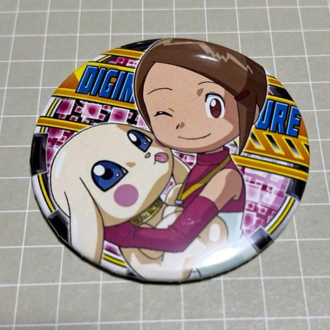 デジモン ヒカリ プロットモン 缶バッジ - メルカリ