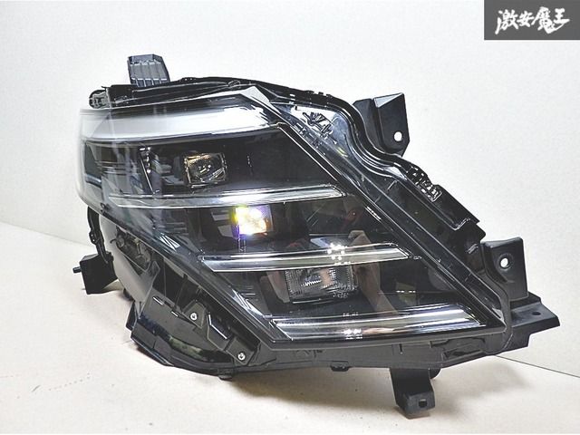 美品！　日産　セレナ　C28 右ヘッドライト 日産 セレナ R4.12〜 [C28系] LED ヘッドライト ポジション ポジション