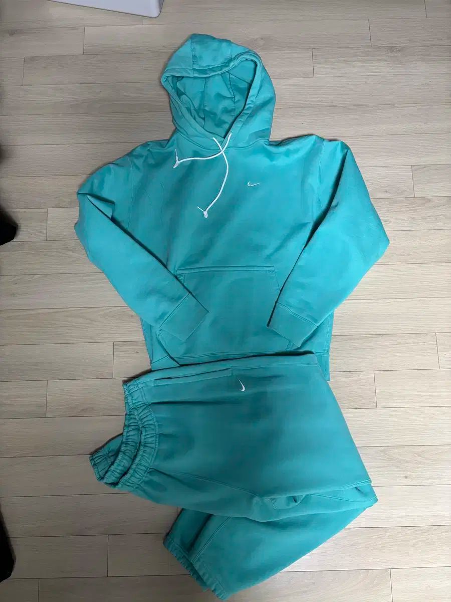 ナイキ ソロスウッシュ セットアップ S - メルカリ