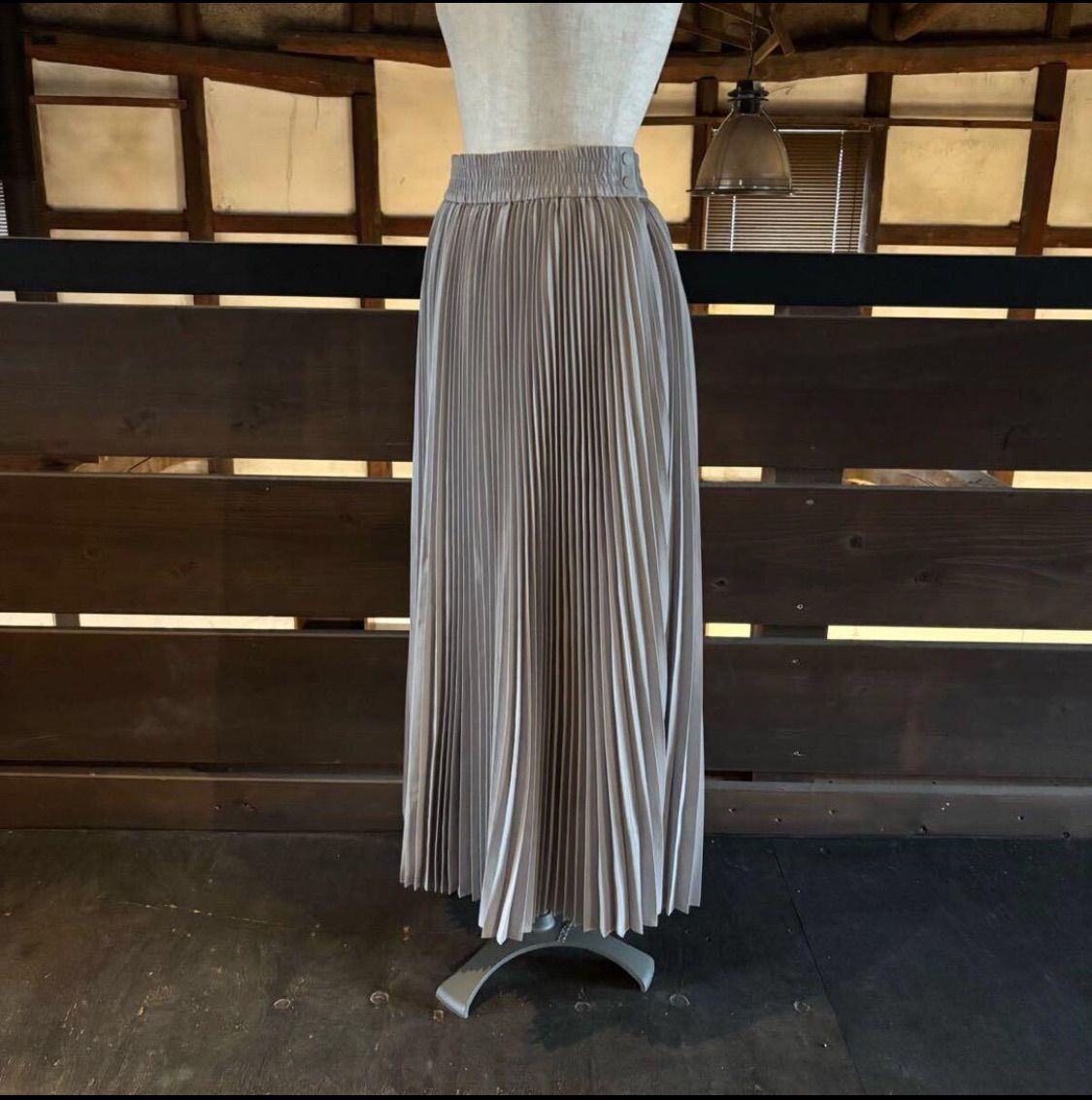 hyke プリーツスカート　定価¥49,800 pr14092132-1.jpg