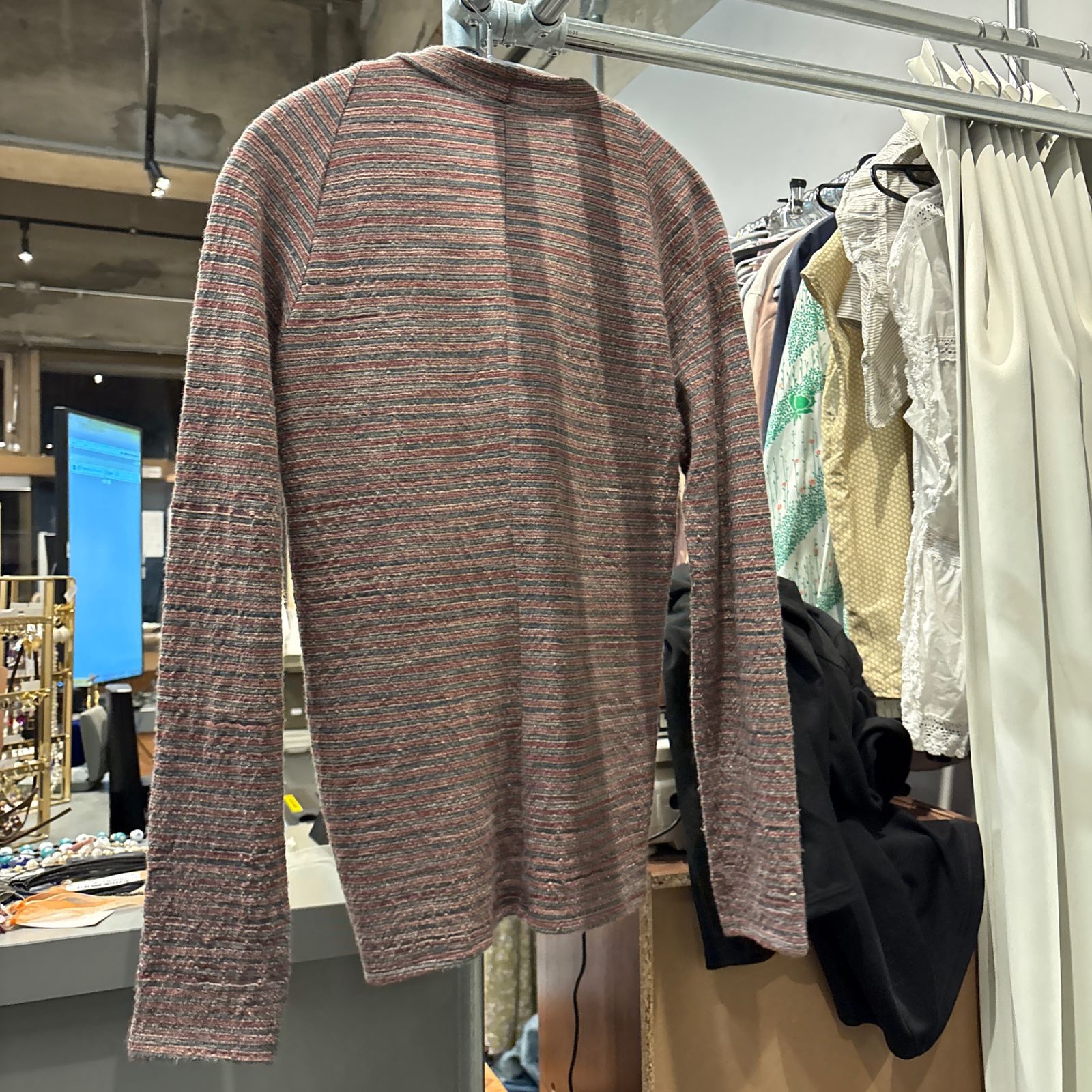 ヨーガンレール 羽織り 総柄 花柄 カーディガン ヨーガンレール 羽織り 総柄 花柄 カーディガン ヨーガンレール 羽織り