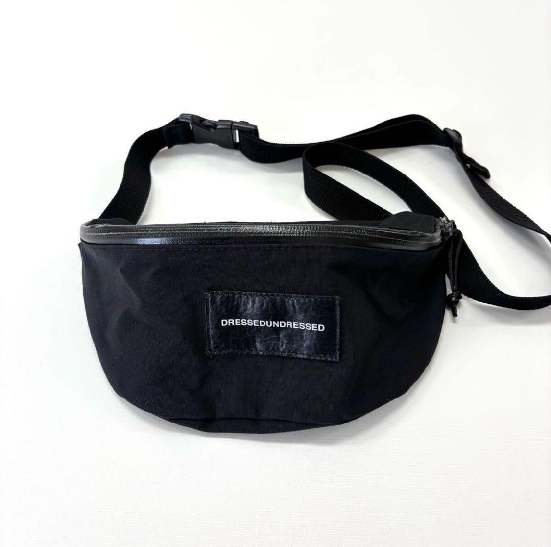 DRESSEDUNDRESSED バッグ DRESSEDUNDRESSED ドレスドアンドレスド ロゴ ショルダー バッグ