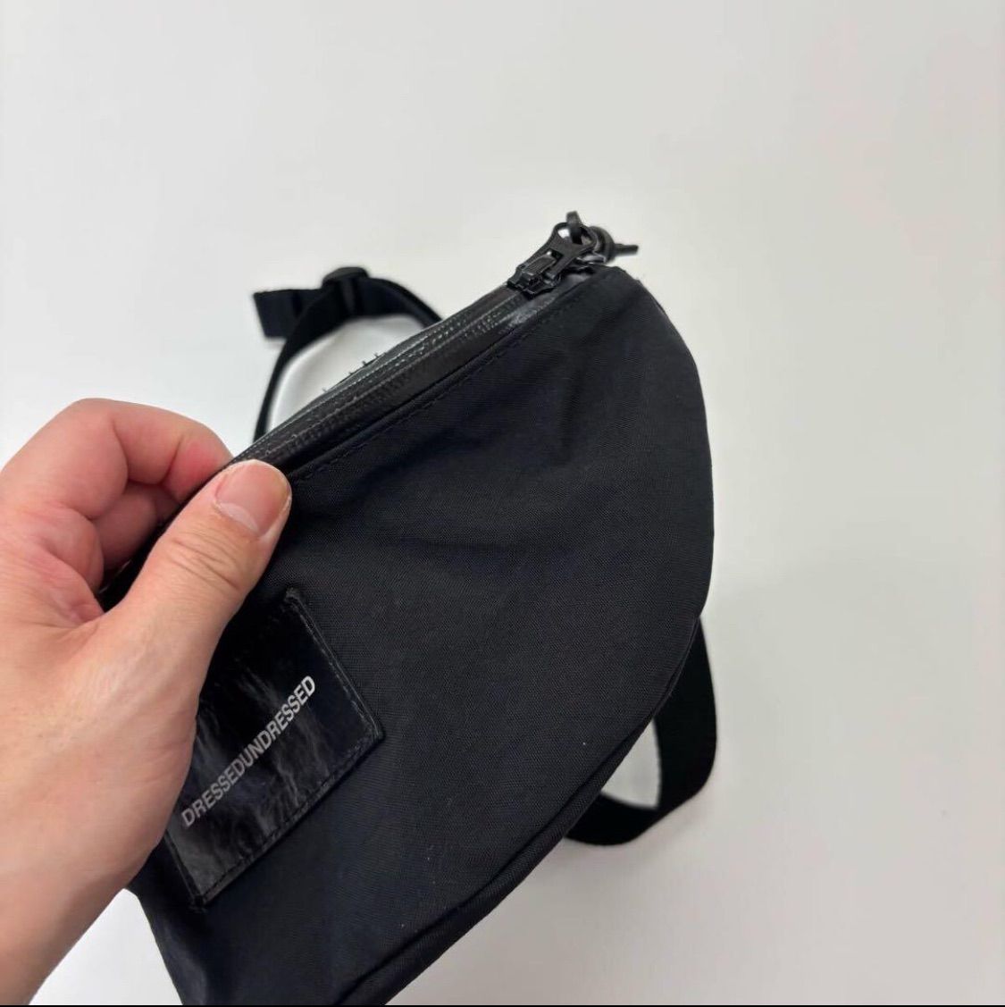DRESSEDUNDRESSED バッグ DRESSEDUNDRESSED ドレスドアンドレスド ロゴ ショルダー バッグ