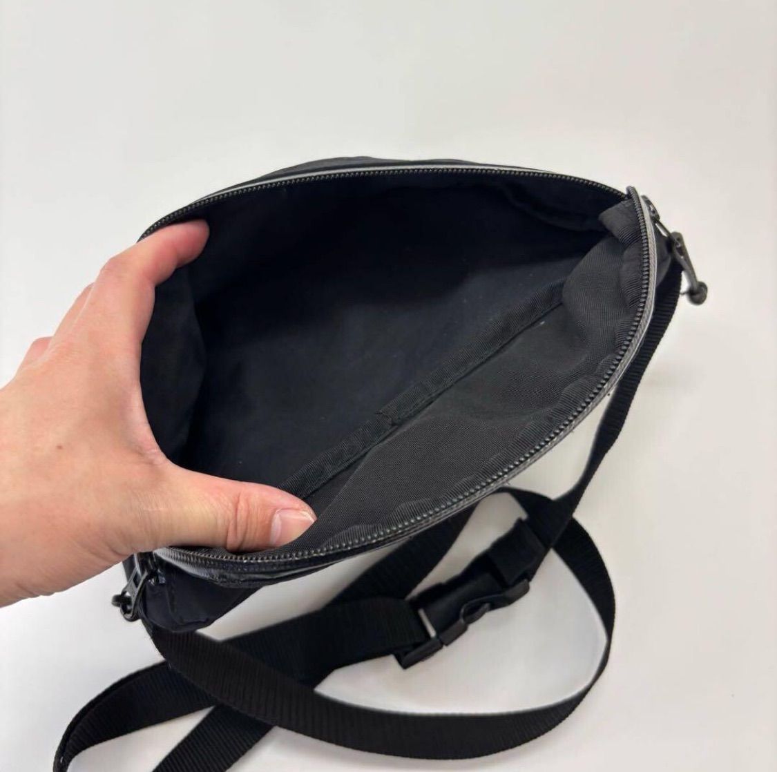 DRESSEDUNDRESSED ドレスドアンドレスド ロゴ ショルダー バッグ