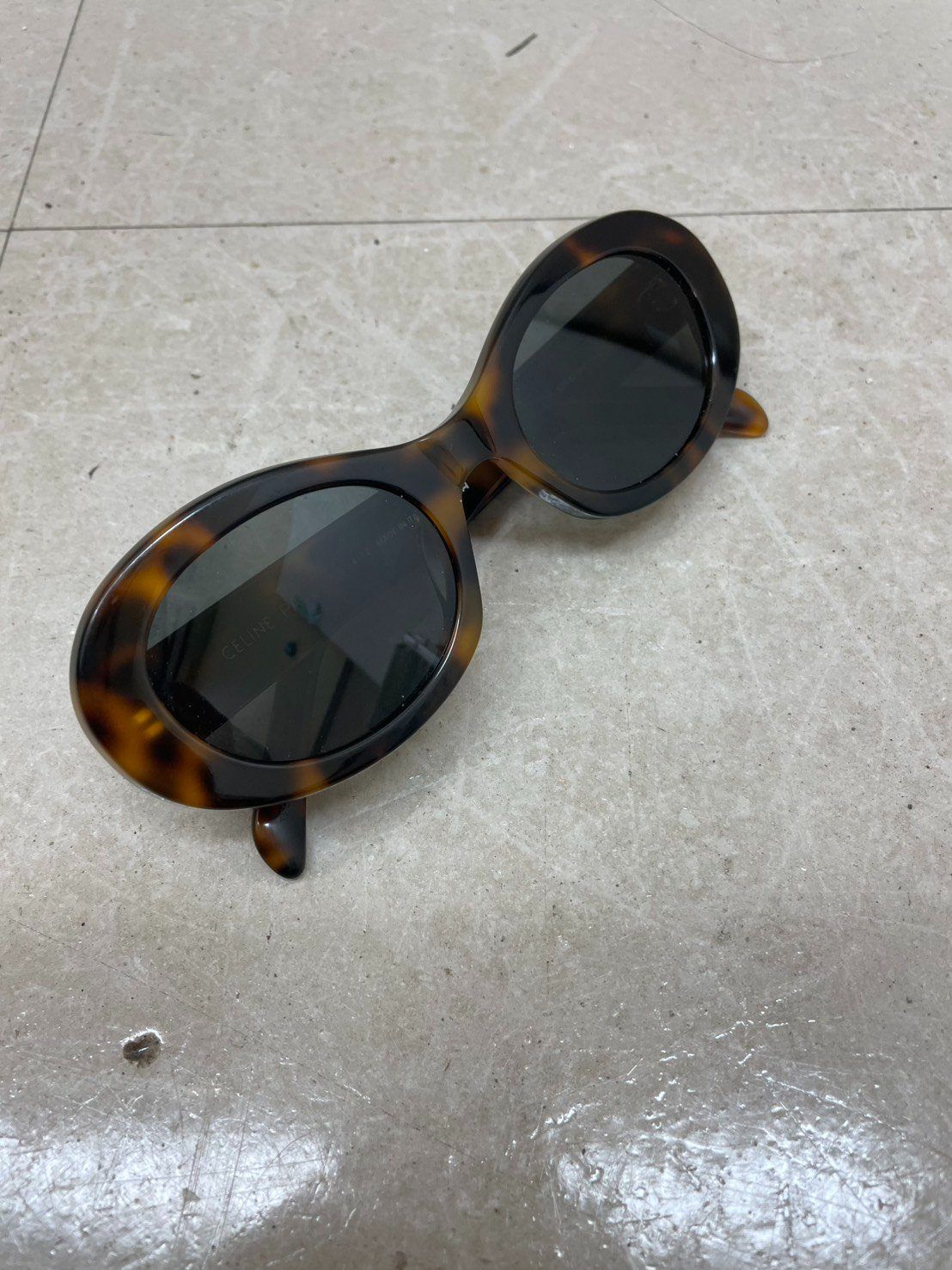 セリーヌ Celine サングラス CL40.94U CELINE トリオンフ べっ甲柄 アセテート オーバル 52□22 145 (R2455yxYM) セリーヌ Celine サングラス CL40.94U CELINE トリオンフ べっ甲柄