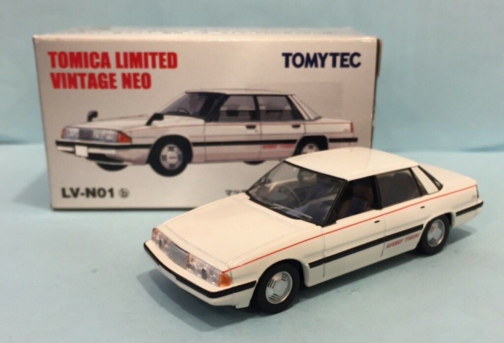 TOMYTEC トミカリミテッドヴィンテージNEO マツダ ルーチェ(白) LVN01b