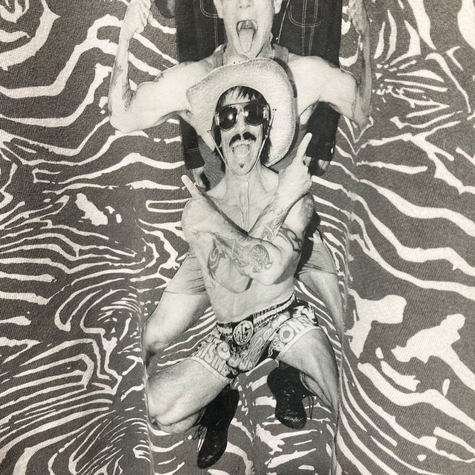 RED HOT CHILI PEPPERS スウェット ゼブラ トレーナー 総柄 XL - メルカリ