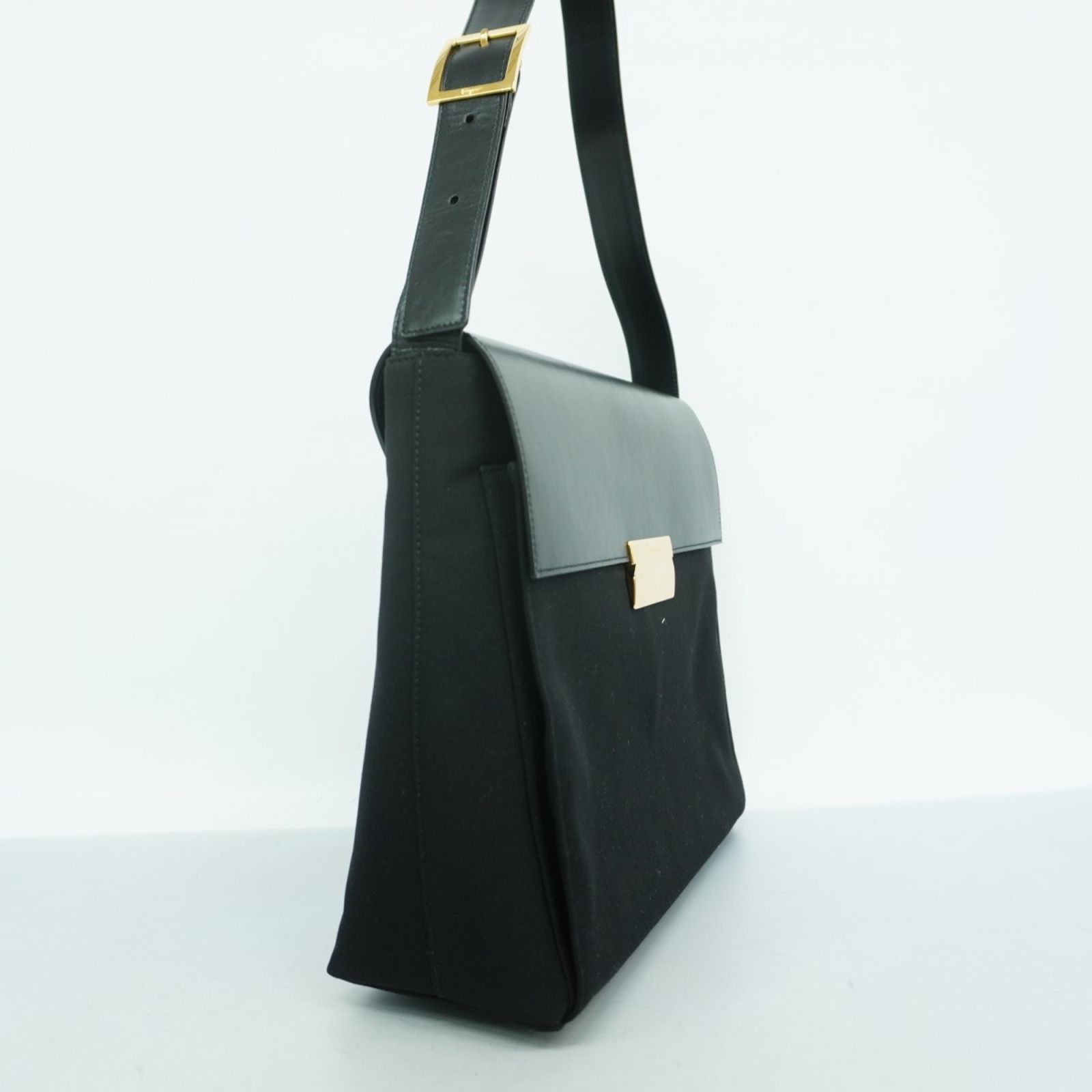 サルヴァトーレフェラガモ 黒ナイロントートバッグ ショルダー付き