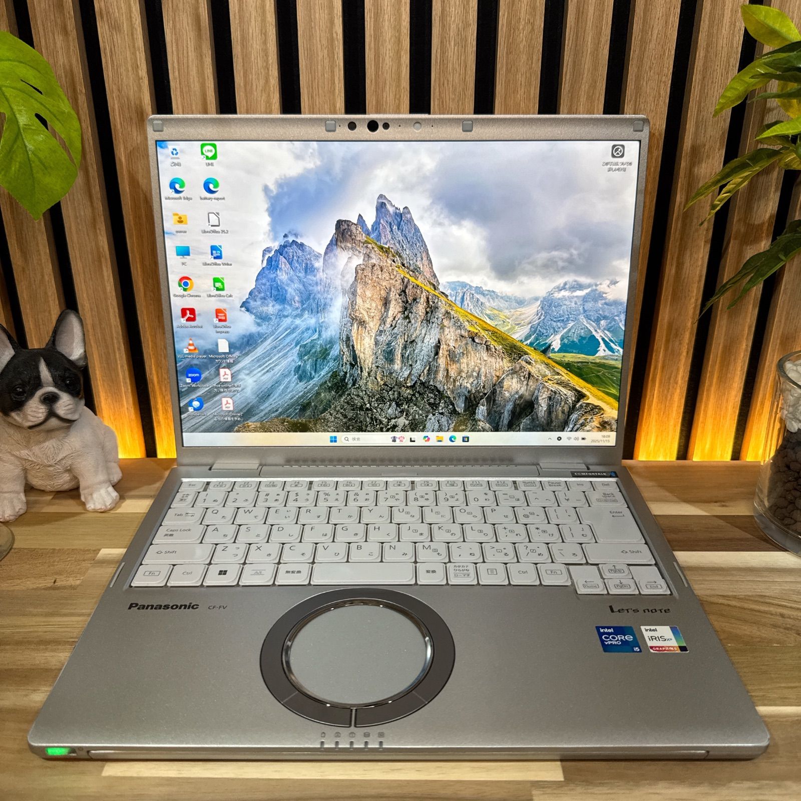 公式ショップ限定価格❣️/ 2K高画質《超軽量》Panasonic Let's note