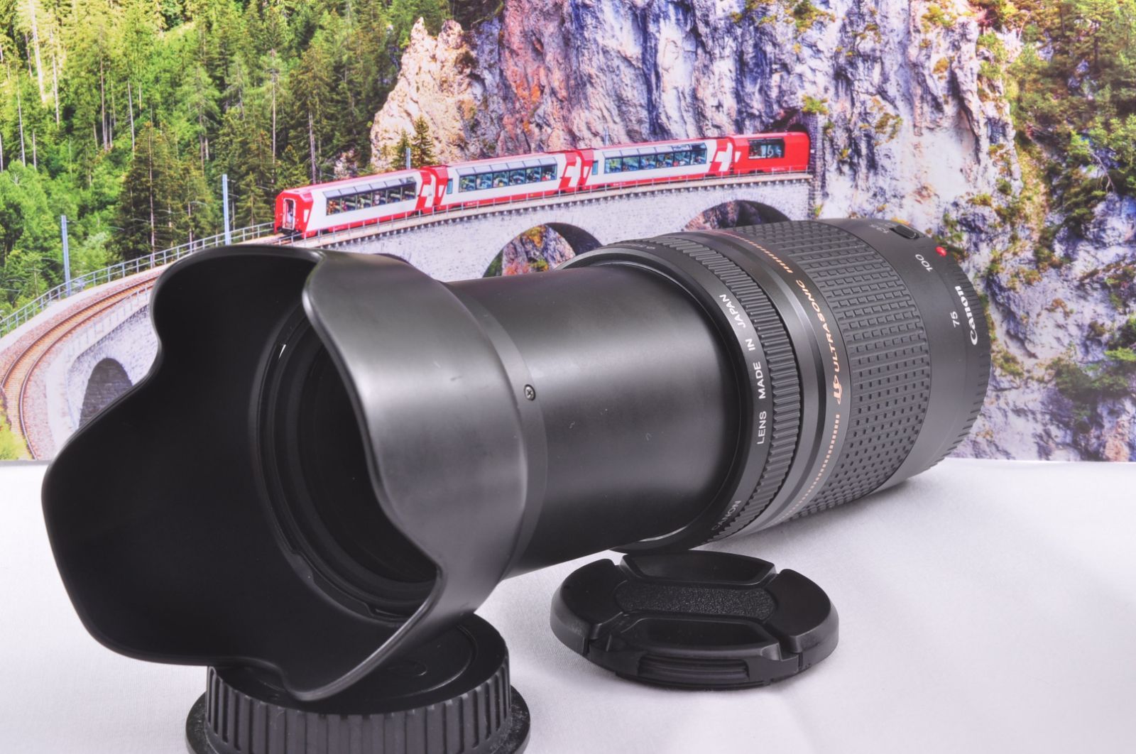 Canon EF 75-300mm USM 望遠ズームレンズ フード付 キャップ付 女性