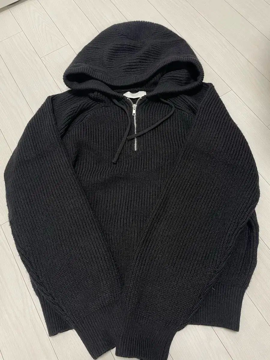 ミナブ ヘアリー ハーフジップアップ フード付きニット