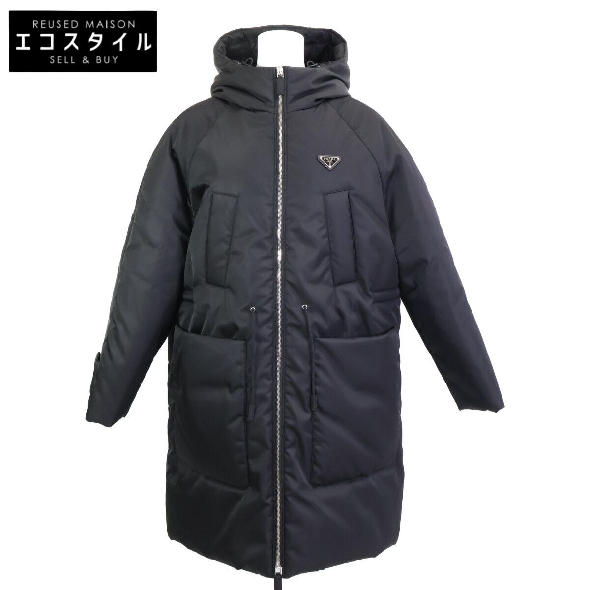 りんご❣️プラダ　ダウンコート りんご❣️プラダ ダウンコート 差がつくPRADAのロゴ付き ダウン