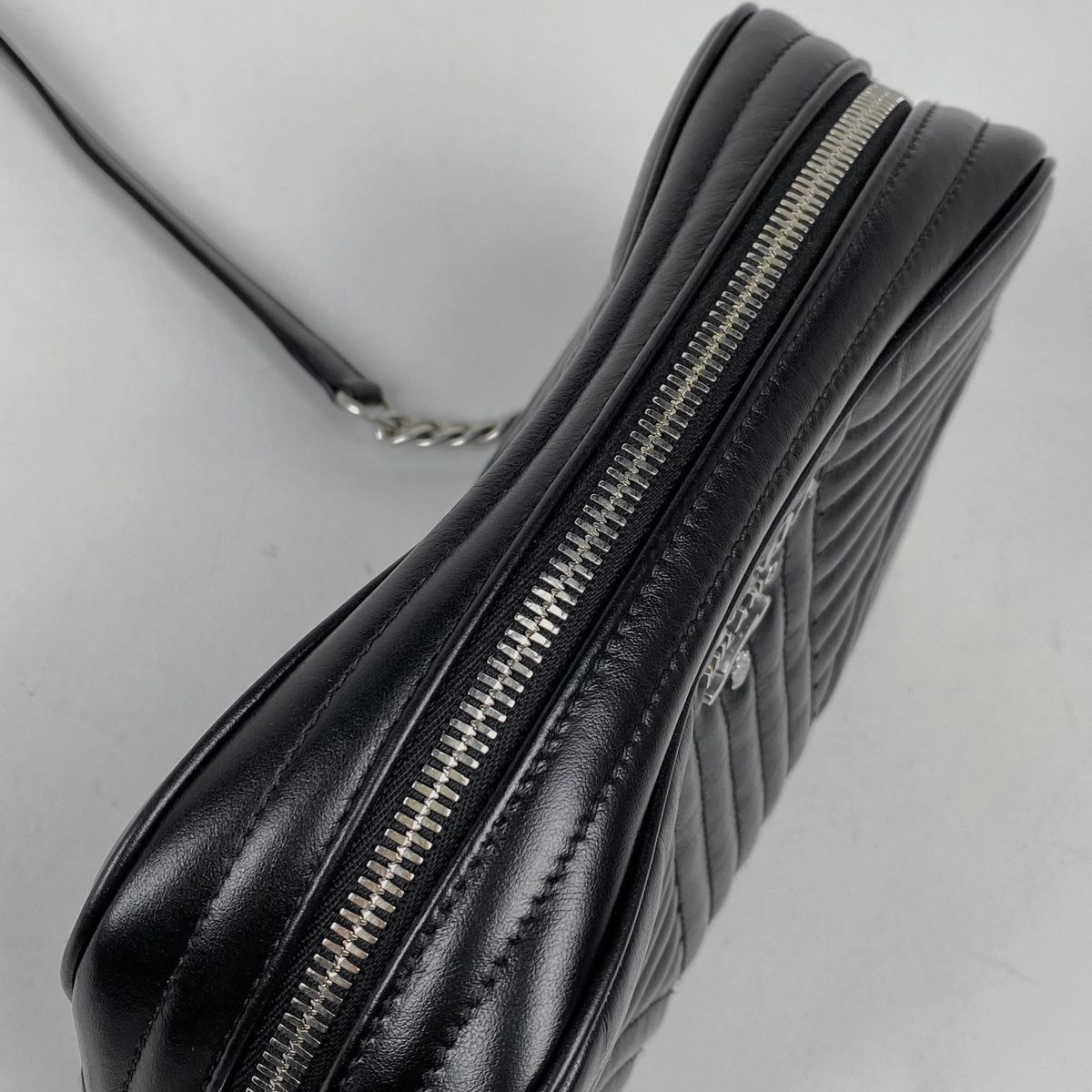 プラダ★ダイアグラム★チェーンショルダーバッグ 中古・古着通販】PRADA (プラダ) ダイアグラムチェーンショルダー