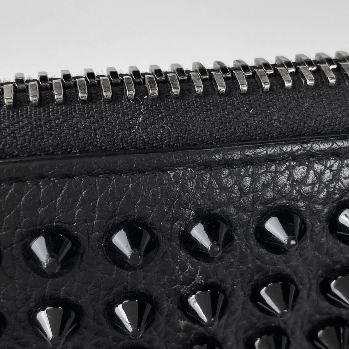 クリスチャンルブタン Christian Louboutin パネトーネ ラウンド 