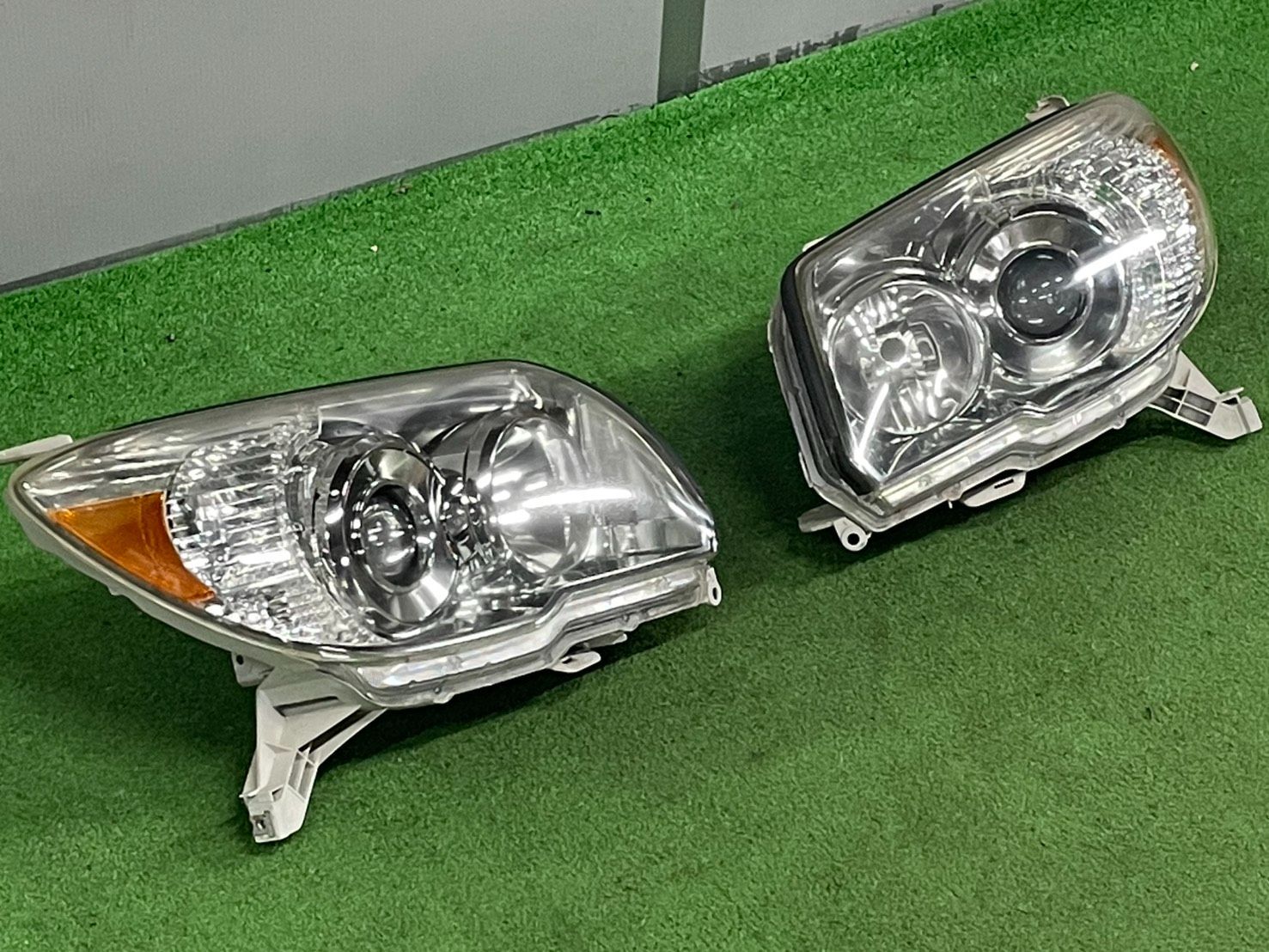 後期モデル　ハイラックスサーフ　純正ヘッドライト左右セット ハイラックスサーフ 130系 後期 クリスタルヘッドライト 左右セット