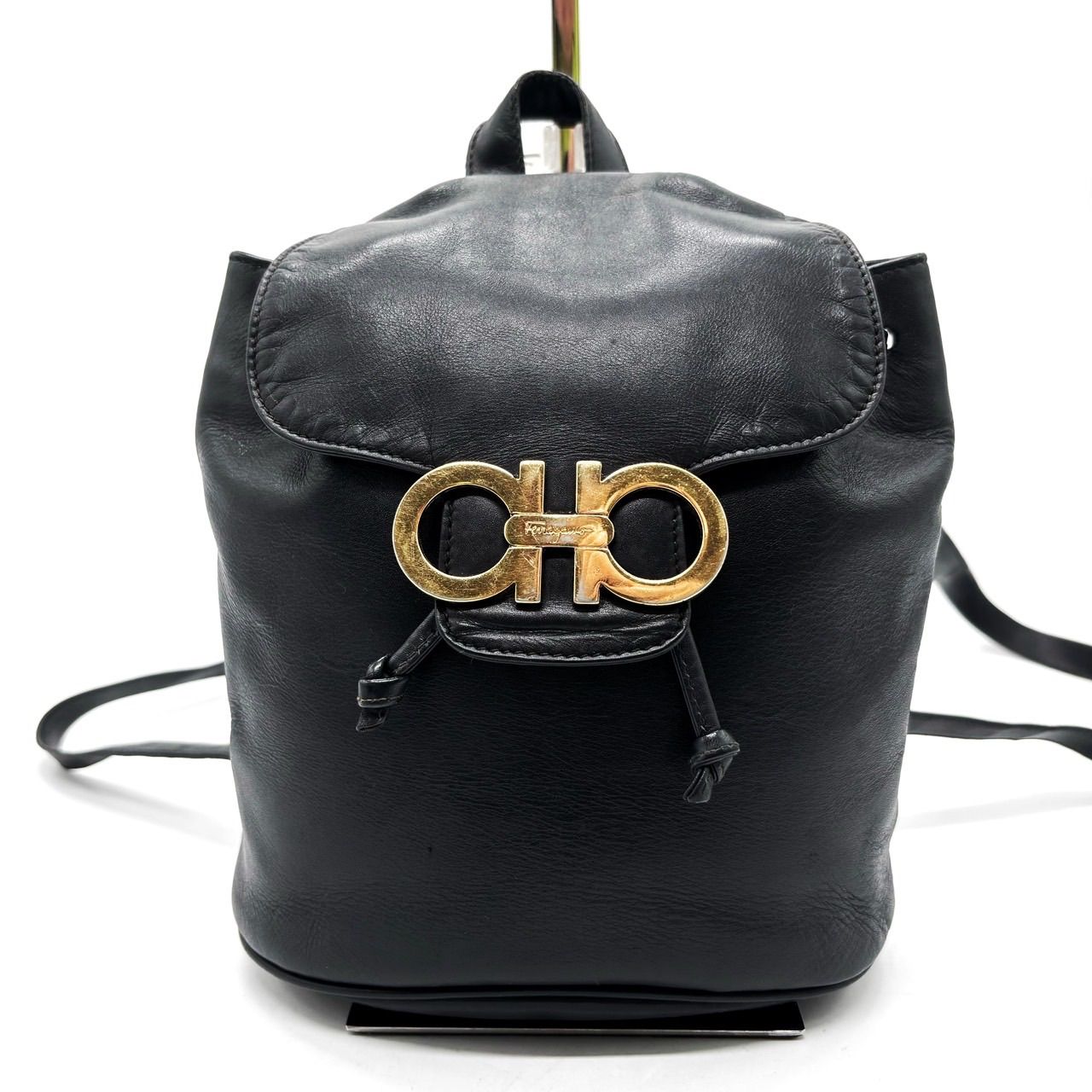 Salvatore Ferragamo Black Leather Unisex Backpack Gancini  display picture 3