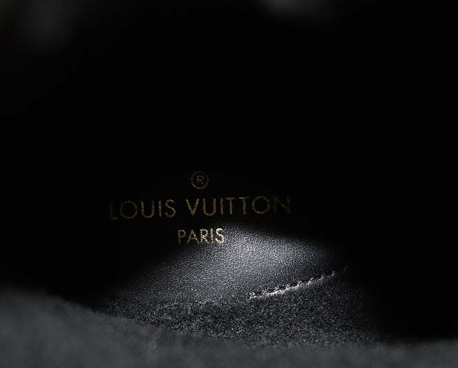 ルイヴィトン LOUIS VUITTON NIGO コージーライン ブーツ モートン