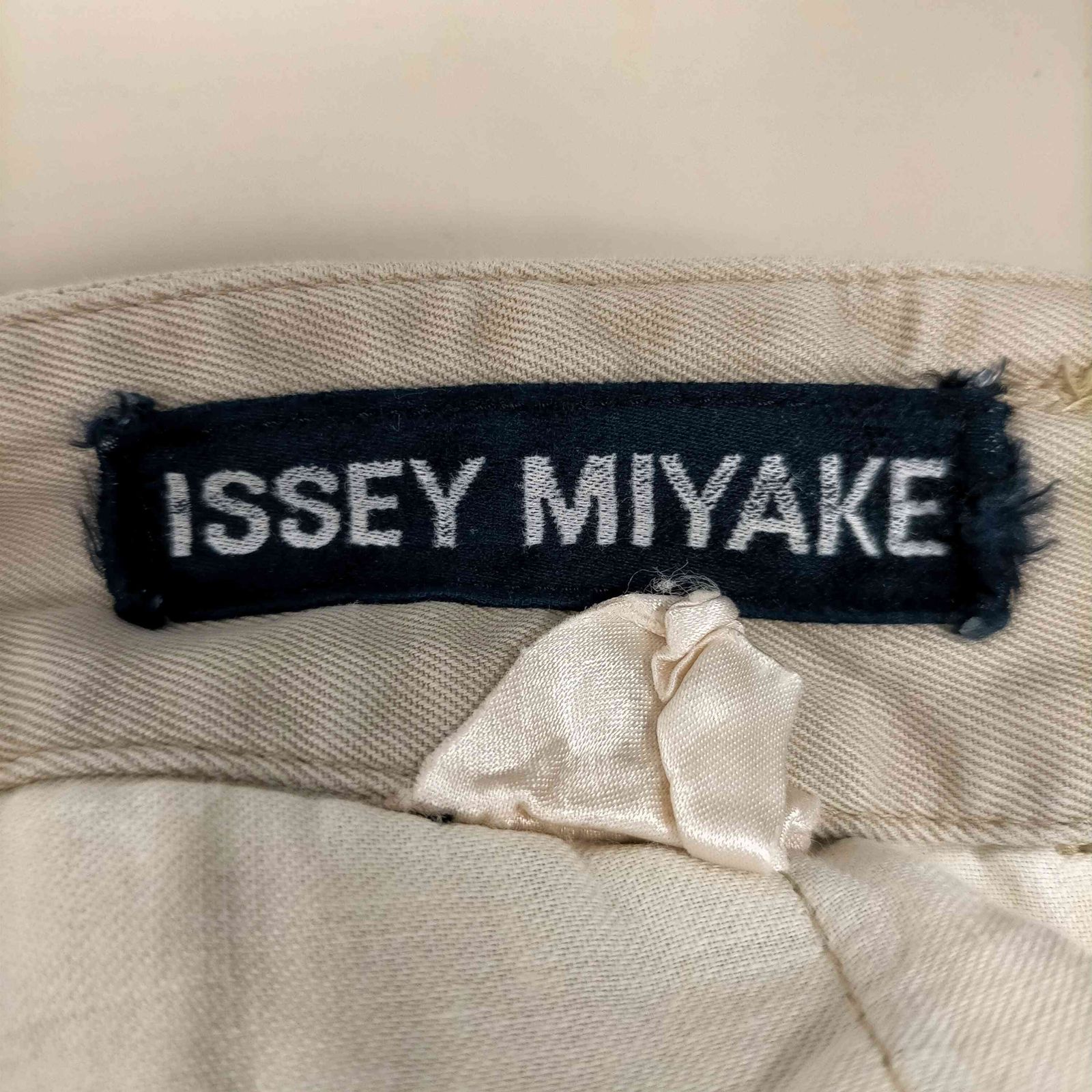 イッセイミヤケ ISSEY MIYAKE 90-00S コレクション 黒タグ 2タック