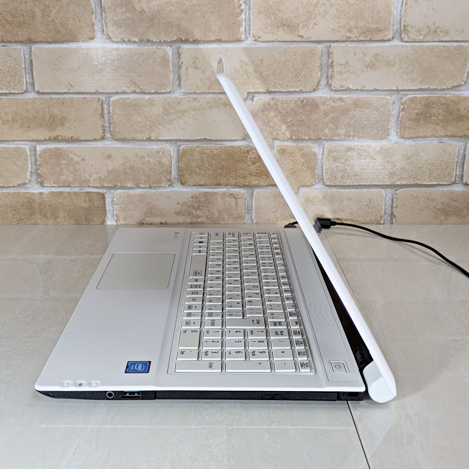 美品☆オフィス付き・新品SSD爆速・メモリ8G・初心者OK！Windows11