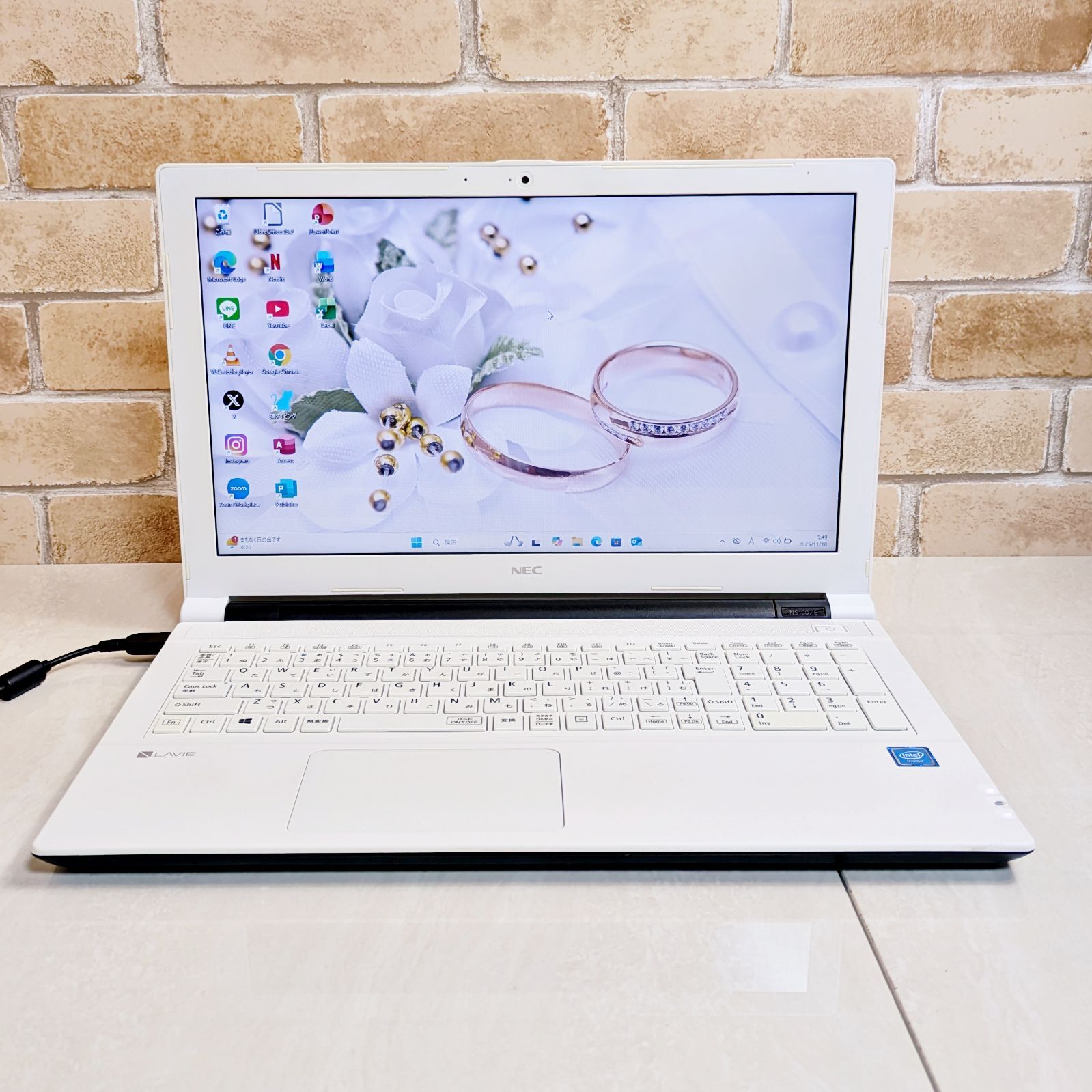 美品☆オフィス付き・新品SSD爆速・メモリ8G・初心者OK！Windows11