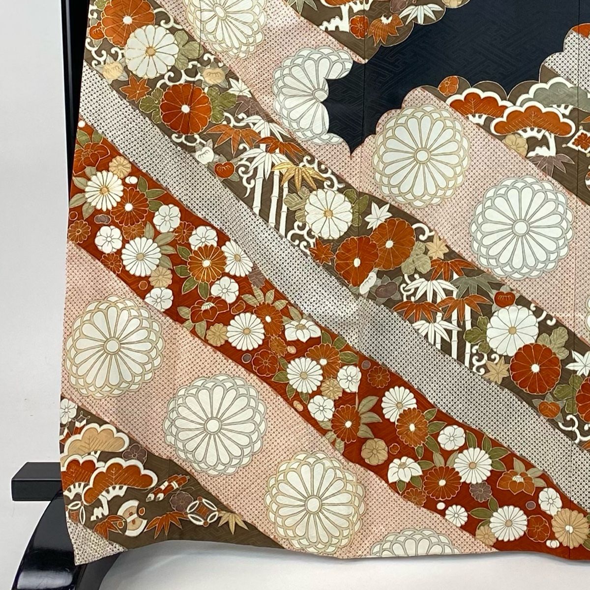 残暑SALE❣️華やか大柄大振り袖、168㌢位。本日破格値❣️ 残暑SALE❣️華やか大柄大振り袖、168㌢位。本日破格値❣️