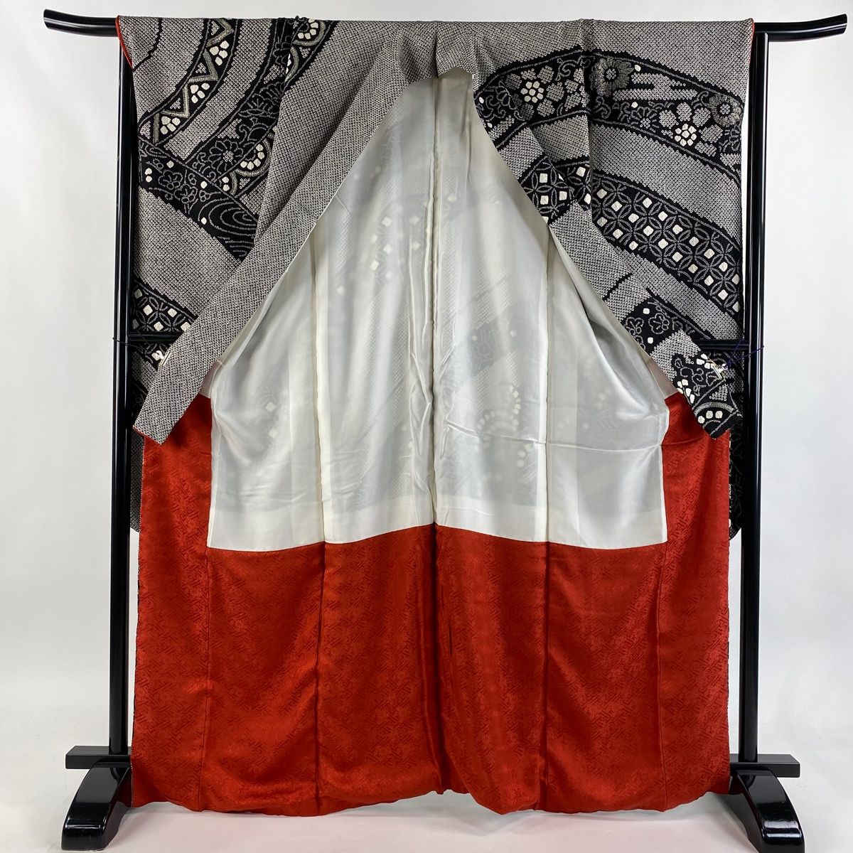 振袖 向い鶴 総絞りトールサイズ クリーム系 身丈165cm 裄丈71cm 振袖 向い鶴 総絞りトールサイズ クリーム系 身丈165cm 裄丈71cm