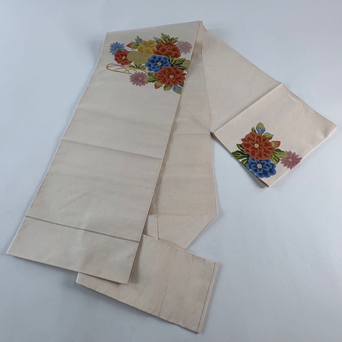 美品】 名古屋帯 秀品 松葉仕立て 八寸名古屋帯 草花 霞 金糸 薄