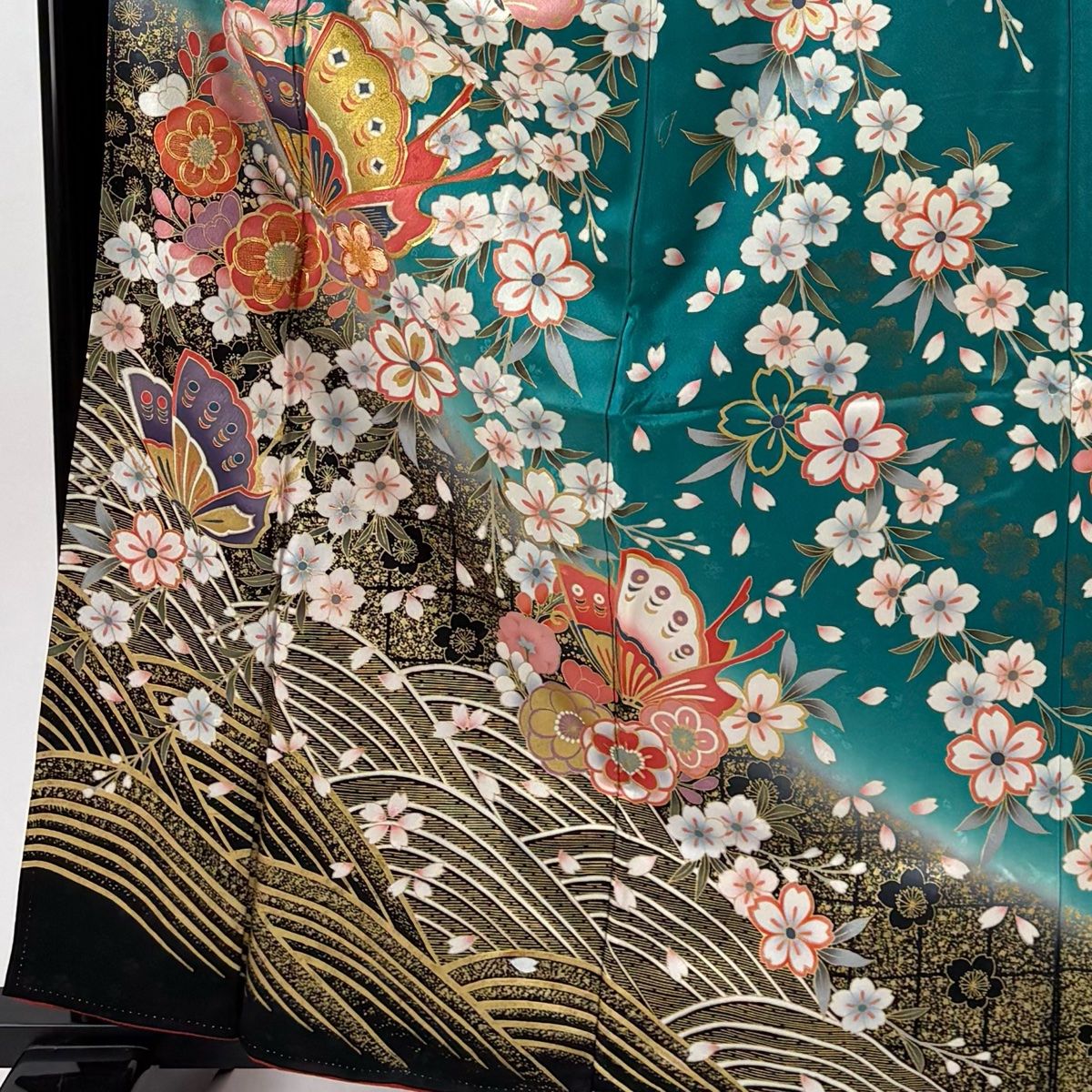 美品】 振袖 身丈161cm 裄丈66.5cm M 袷 蝶 草花 金糸 金彩 青緑 正絹