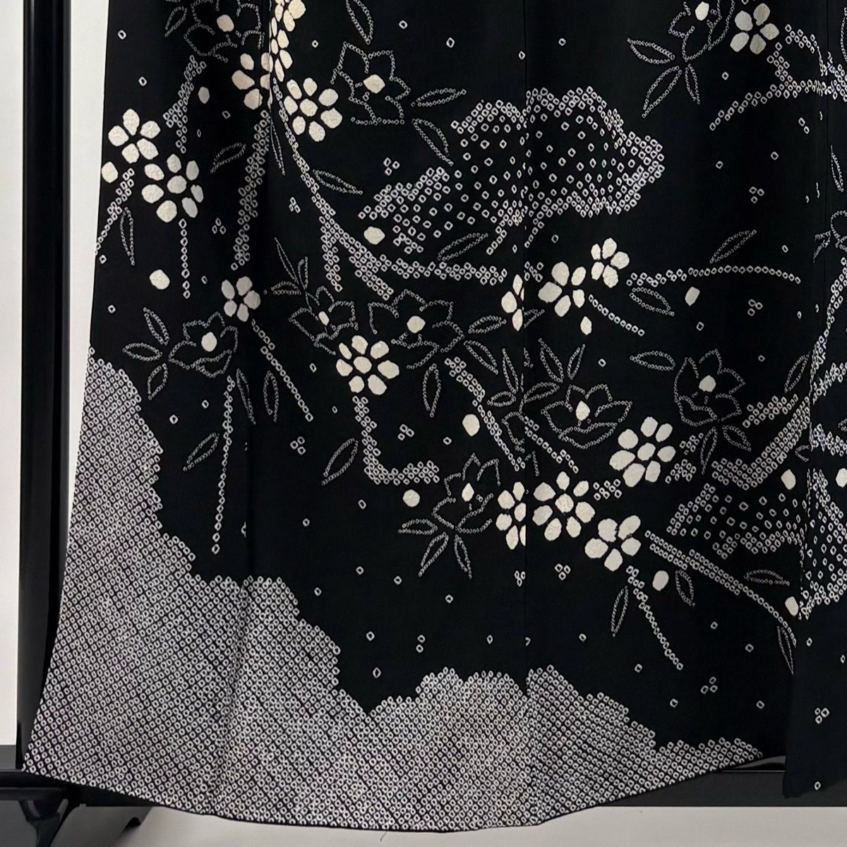 t*y様 ◎振袖 身丈164cm 裄丈69cm L 袷 雲文 熨斗 総絞り 黒 t*y様 ◎振袖 身丈164cm 裄丈69cm L 袷 雲文 熨斗 総絞り 黒