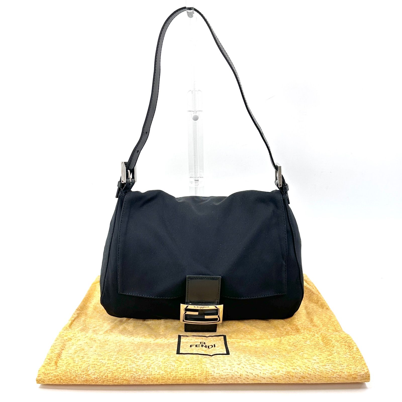 FENDI】ナイロン マンマバケット ブラック ショルダーバッグ - メルカリ