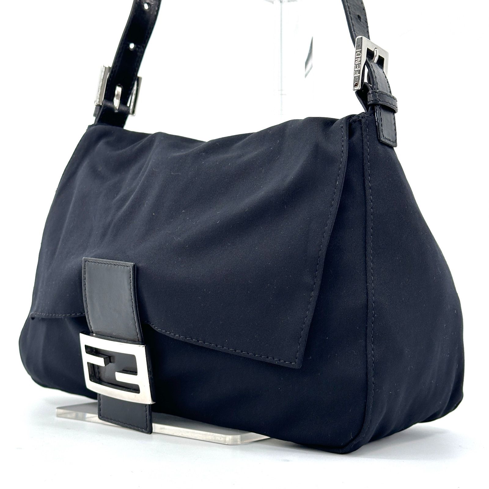 FENDI】ナイロン マンマバケット ブラック ショルダーバッグ - メルカリ