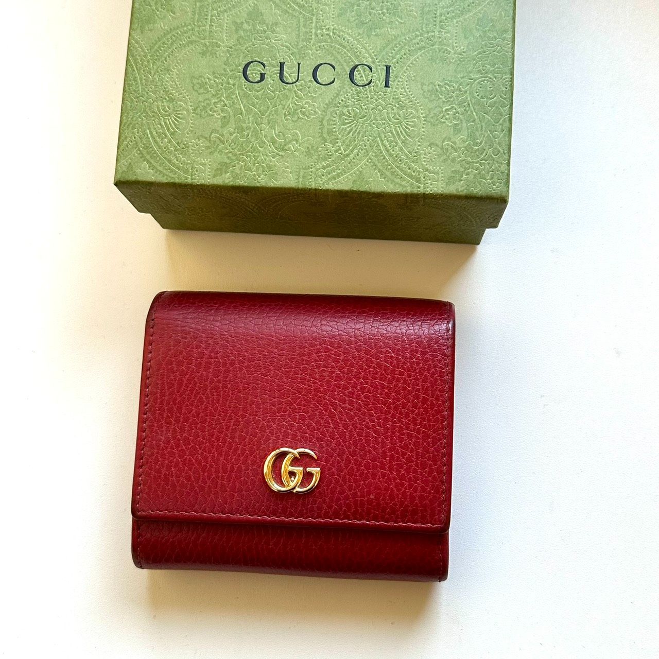 グッチ GUCCI 二つ折り財布 GGマーモント レッド - メルカリ