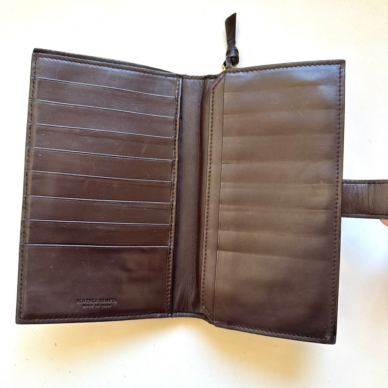 【美品】ボッテガヴェネタ　イントレチャート　ダークブラウン　長財布　財布　レザー ボッテガヴェネタ 長財布 イントレチャート フラップ レザー ダーク