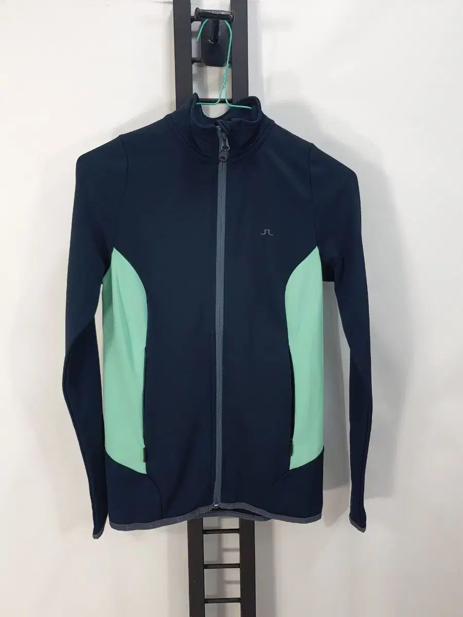 BRIEFING フルジップジャケット Mサイズ オリーブ BRIEFING フード付き