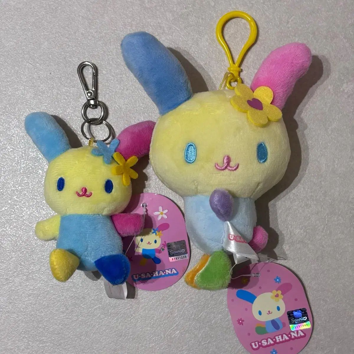 お得，爆買い サンリオ ウサハナ ぬいぐるみ キーホルダー 新品 正規品