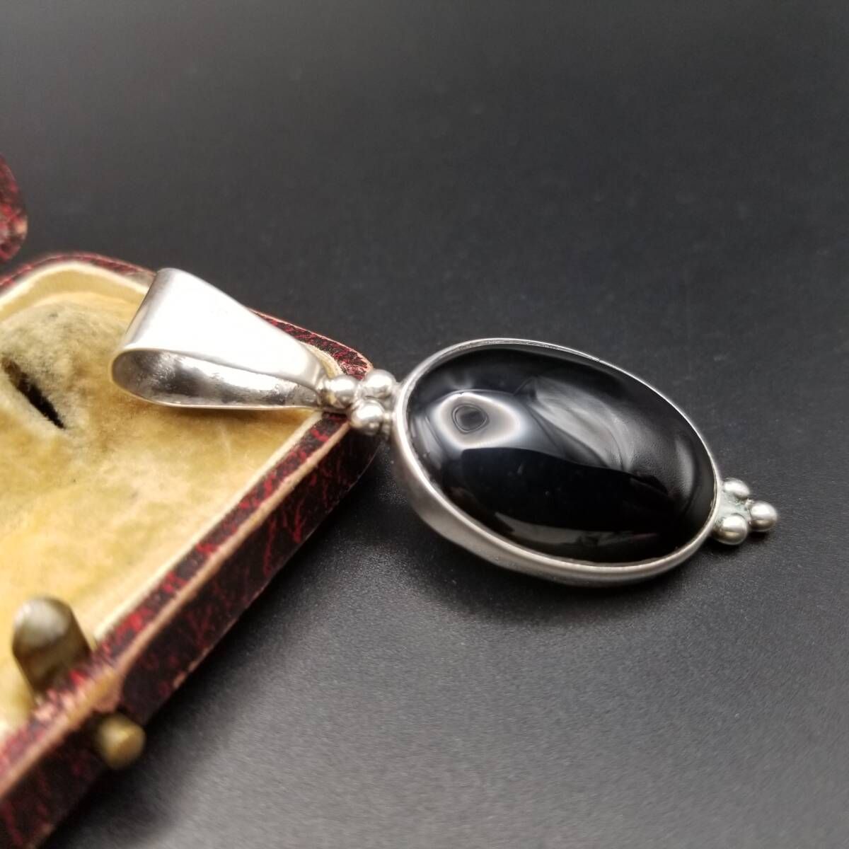 ナバホ族 Joe Begay 大粒 オニキス カボション ヴィンテージ チャーム