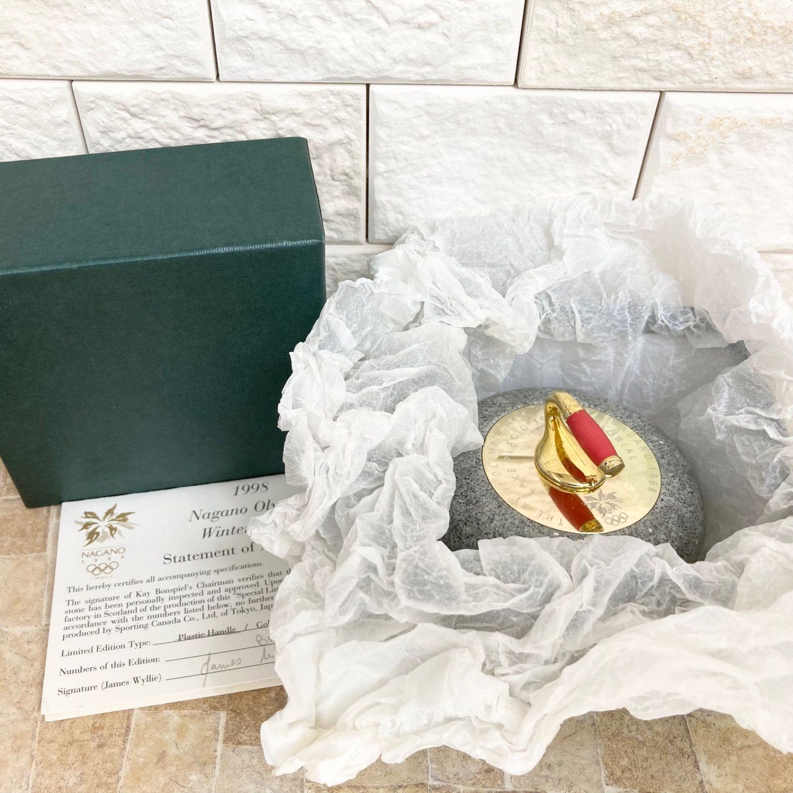 1998 長野オリンピック 記念商品 ミニチュア カーリングストーン 赤