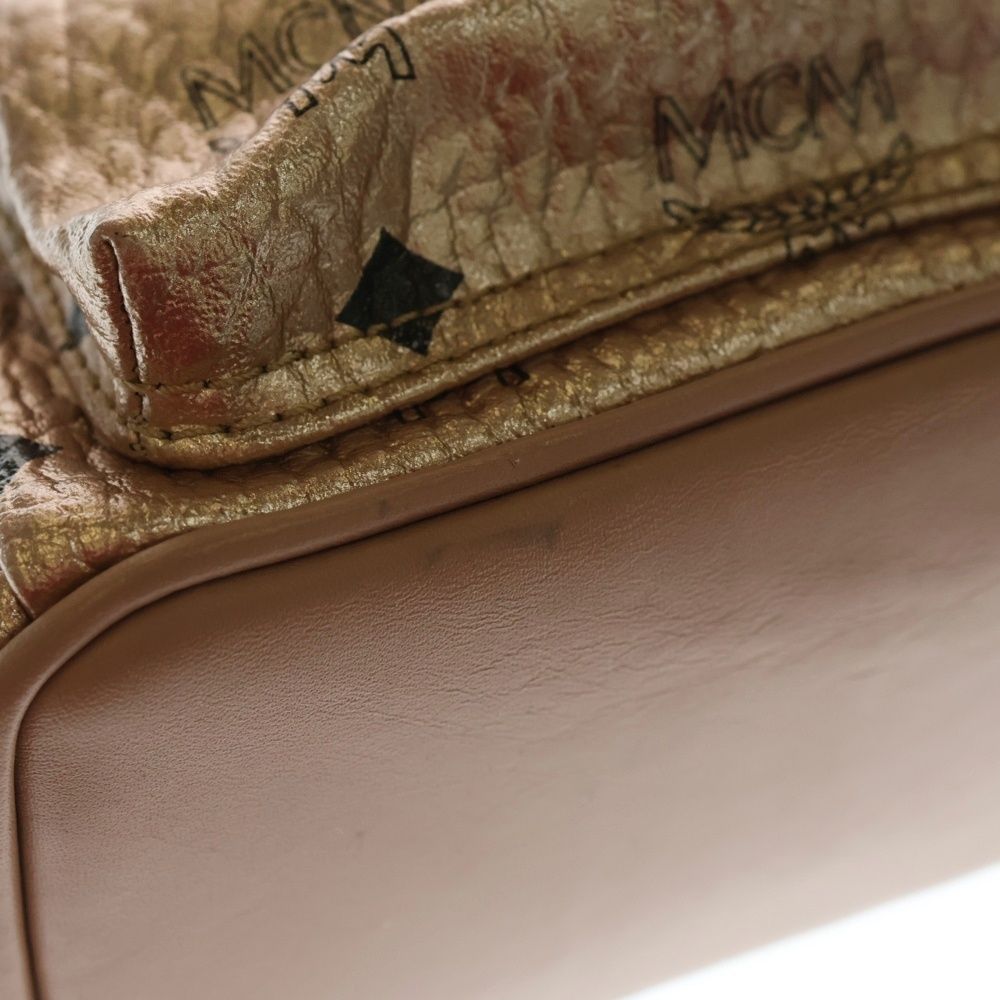 MCM (エム シー エム) ミニリュック スタッズ ヴィセトスロゴプレート