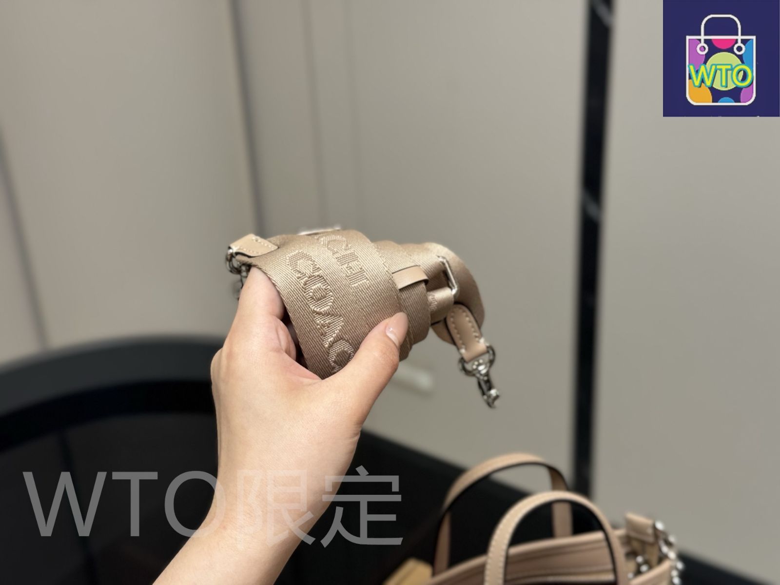 今日特価】Coach コーチ ミニトートバッグ 全面新発売の愛らしい