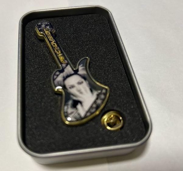 ピンバッジ　X JAPAN hideなど hideトレーディングピンズ ピンバッジ X japan ヒデ サイケ柄 - メルカリ