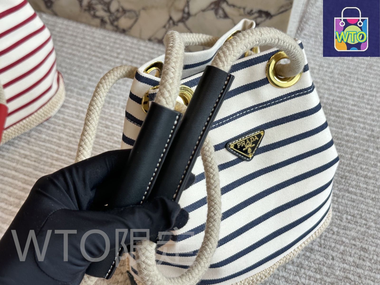 最終値下げ中　美品！プラダ　バケツバッグ PRADA プラダ バケツ型ハンドバッグ ブラック カーフ シルバー金具