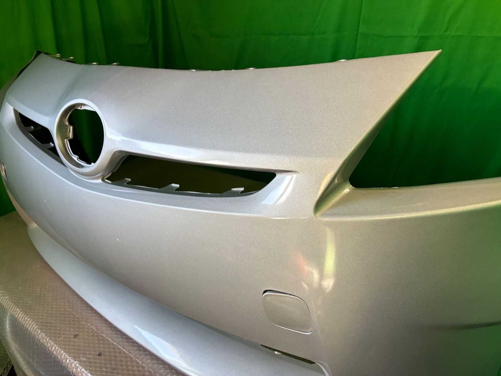 TOYOTA 30系プリウス/30プリウス前期 フロントバンパー/シルバー（訳